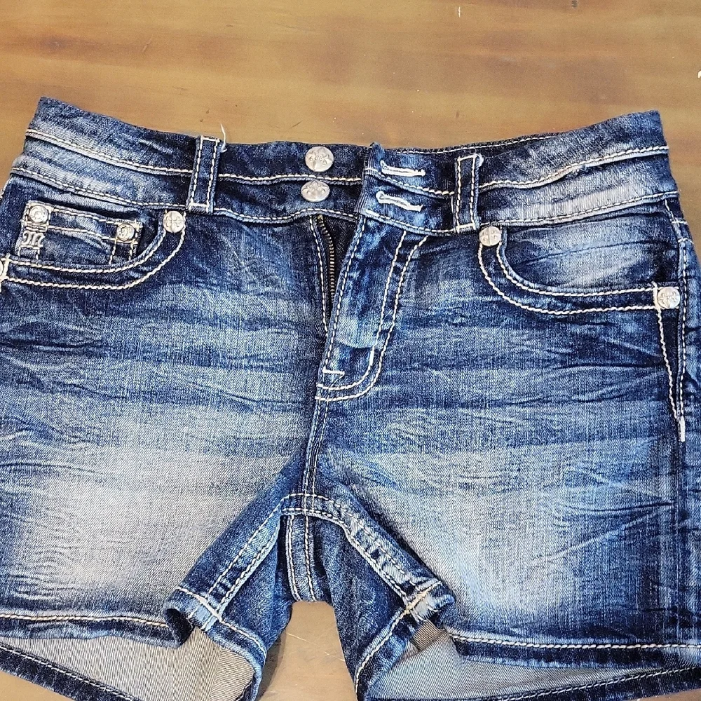 Miss Me Shorts - Picture 2 of 6